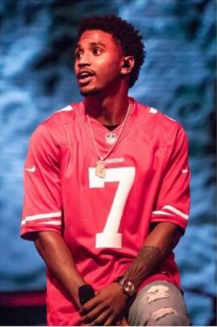 J. Cole, Trey Songz Both Wearing Colin Kaepernick’s Jersey at Shows J. Cole, Trey Songz Both Wearing Colin Kaepernick’s Jersey at Shows