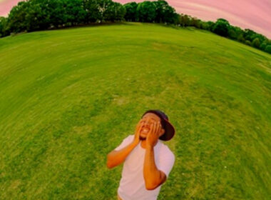 Deante Hitchcock Releases New Single "Electric Revival" & Announces Release Date For New Project "Junkie In The Sun"